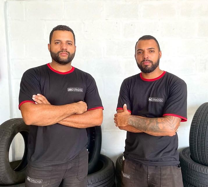 Aléf e Alisson, sócios e mecânicos da 2 Irmãos Auto Center